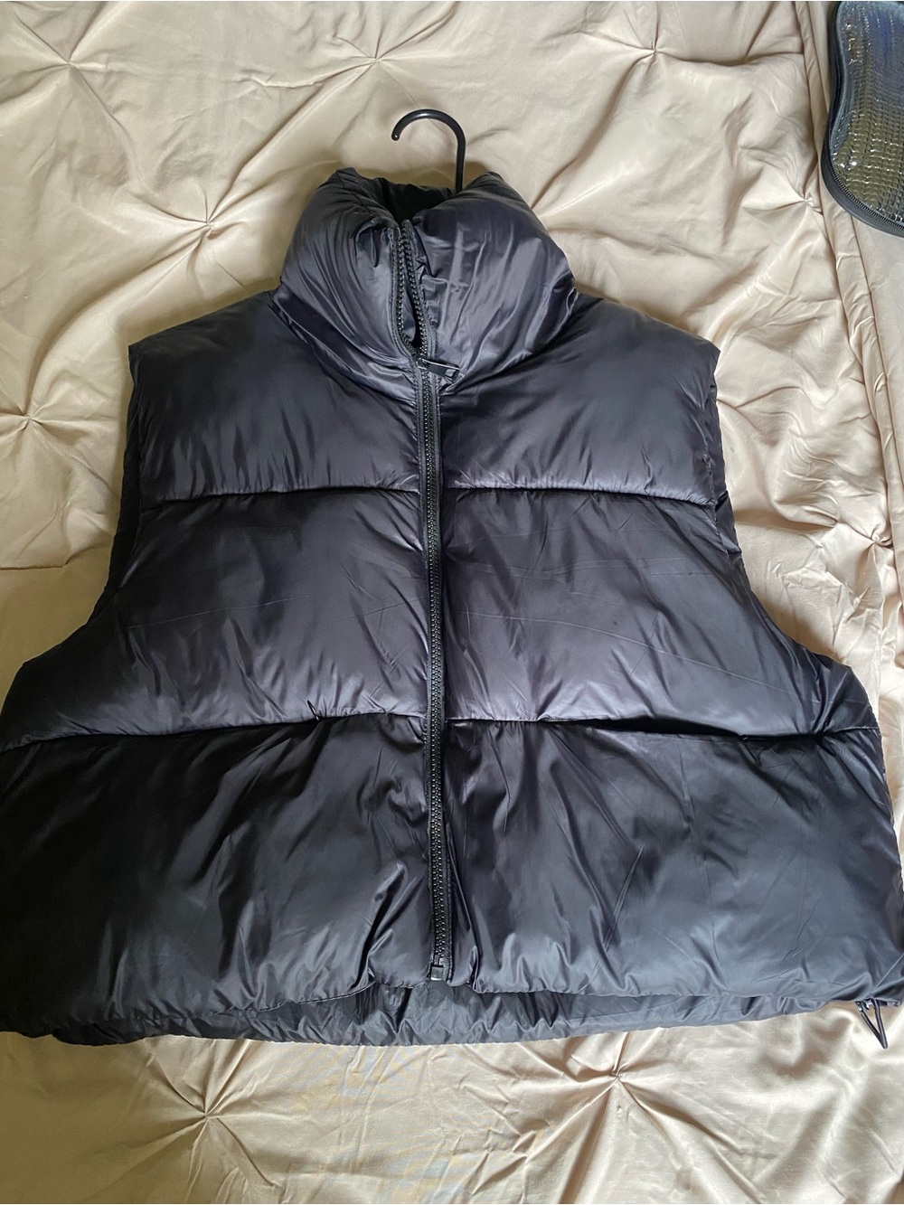 Women  Black Puffer crop Vest - Lightweight Insulated Zip-Up